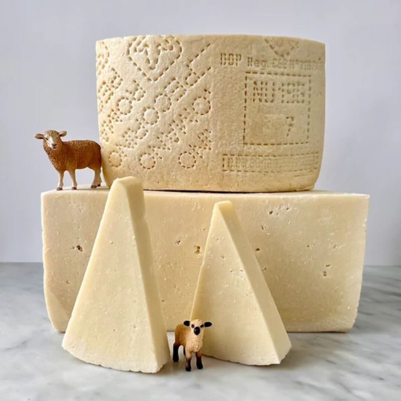 Pecorino Romano Cheese for Restaurant, Hotels Etc