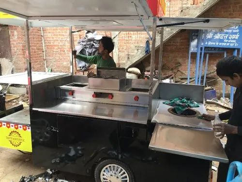 Color Coated Mild Steel Tandoor Food Cart