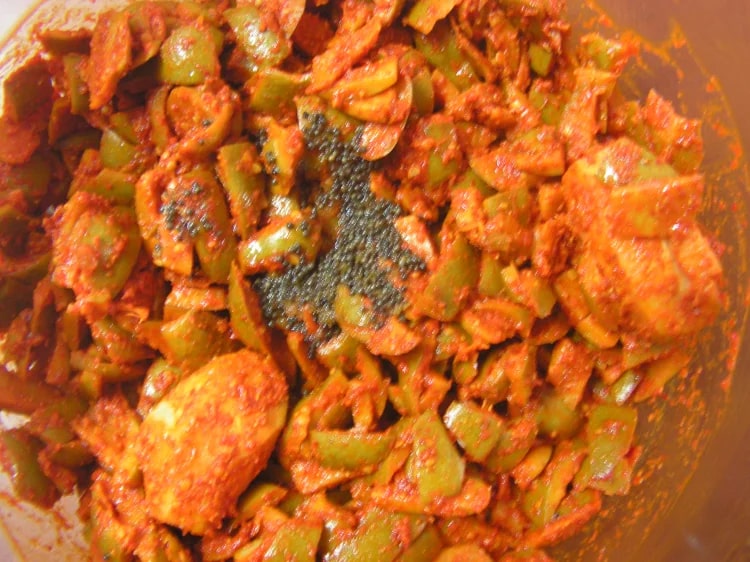 Avakaya Pickle with Garlic