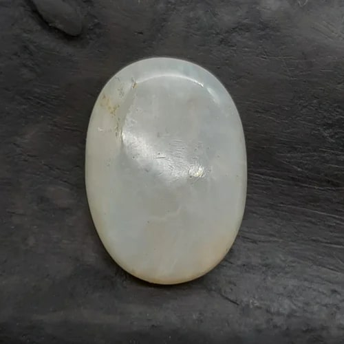 Polished White Opal Gemstone for Jewellery