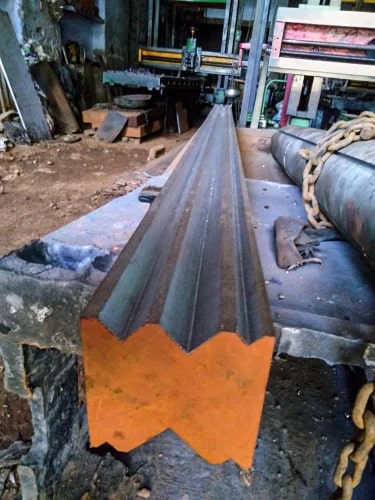 Polished Alloy Steel V Bending Punch Dies for Industrial Use