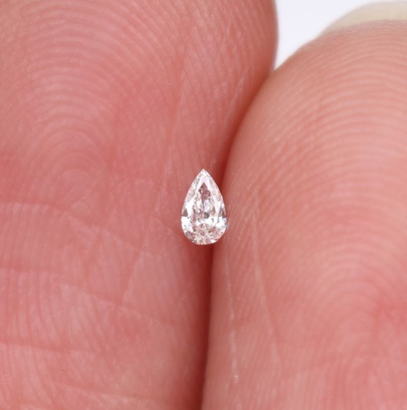 Elegant Sparkle Lose Pear-Shaped Natural Diamond