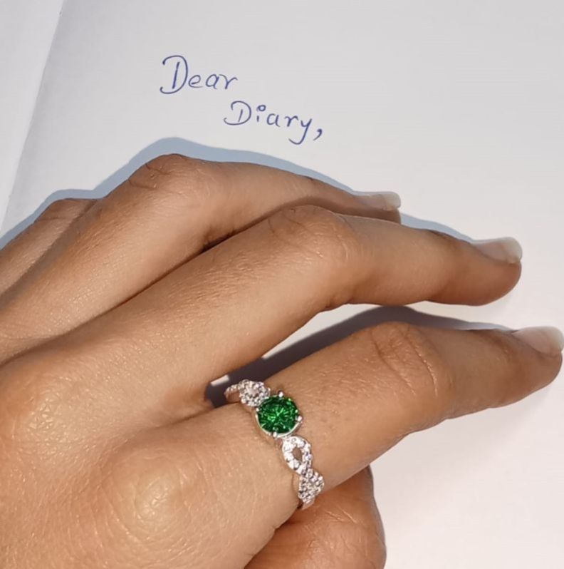 925 Silver Emerald Elegance Ring