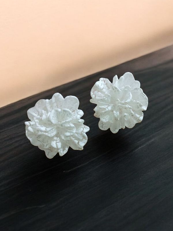 KE4 Ladies Stylish Artificial Stud Earrings