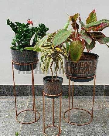 Golden Elevate Cylindrical Iron Planter Stand