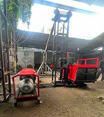 Semi Automatic Monkey Hoist Machine, Capacity : 500 Kg for Construction