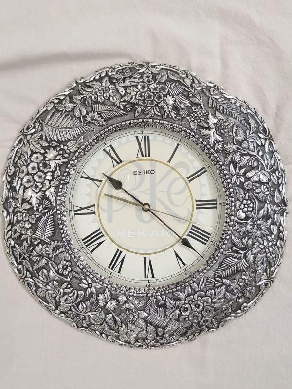 Leaf Crest Roman Wall Clock