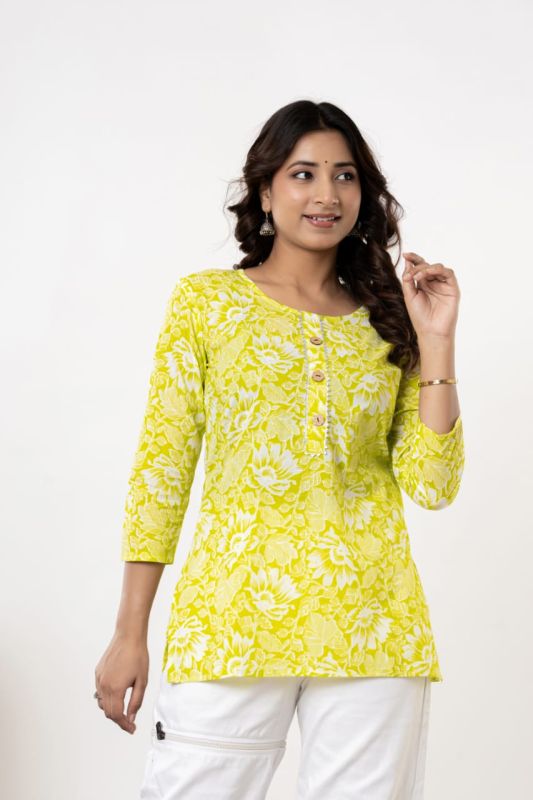 Ladies Parrot Green Prnted Cotton Short Kurti