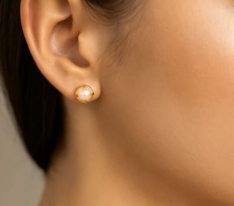 Elegant Pearl Stud Earrings