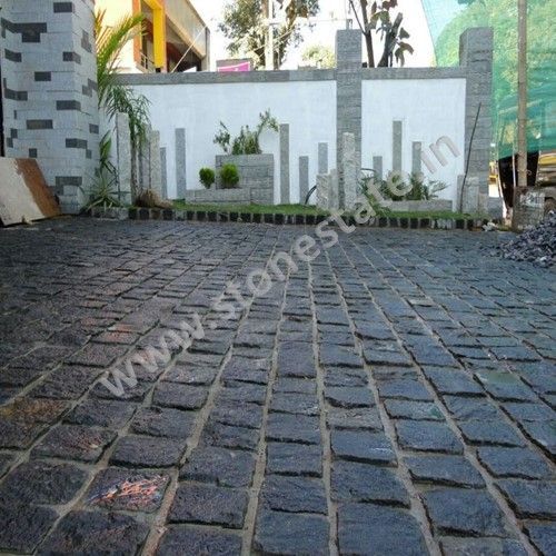 Non Polished Natural Black Cobble Stone, Shape : Sqaure for Floor
