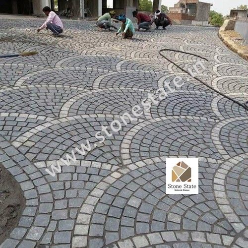 Plain Natural Non Polished Cobble Stone, Stone Form : Solid for Floor