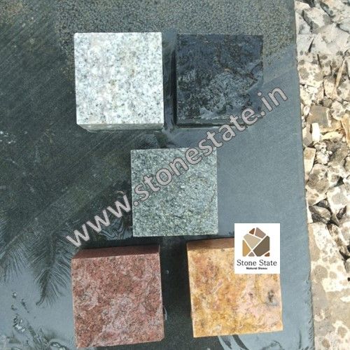 Plain Natural Non Polished Granite Machine Cut Cobble Stone
