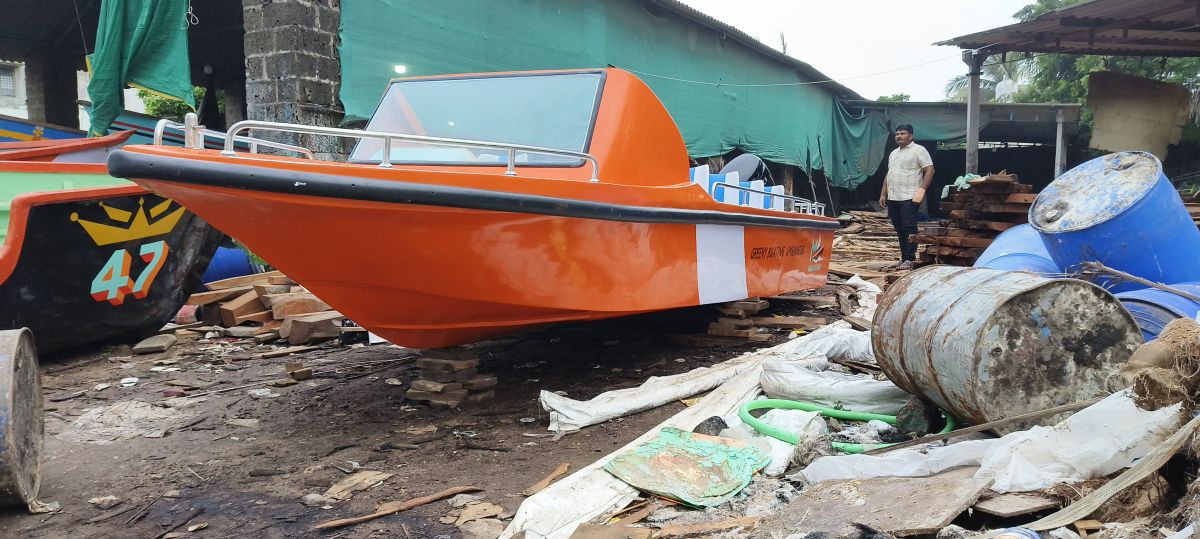 FRP 10 Seater Speed Boat