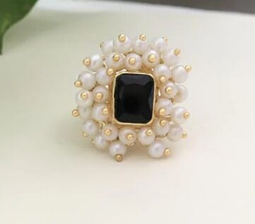 Cut Stone Cluster Pearl Finger Ring