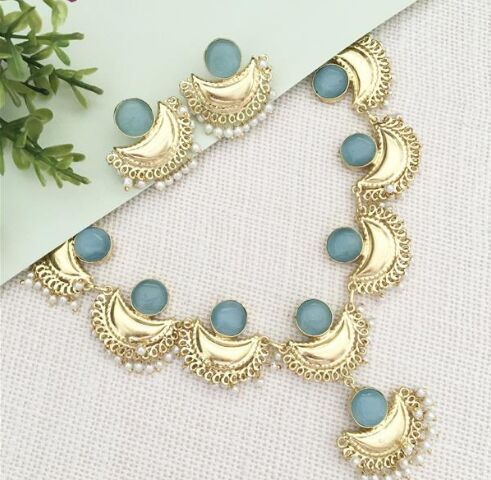 Elegant Crescent Stone Choker Necklace Set