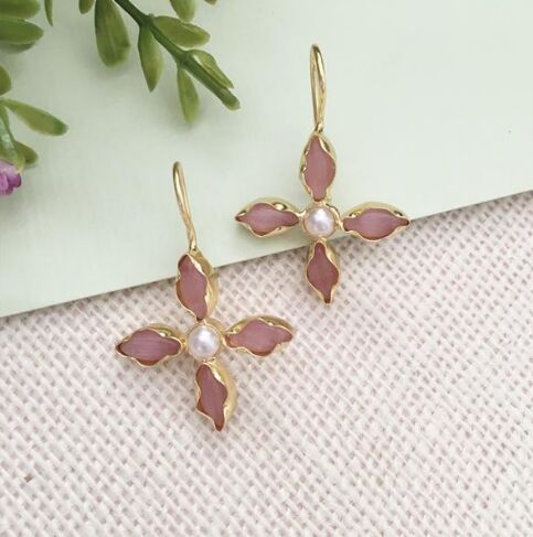 Four-Petal Pearl Earrings