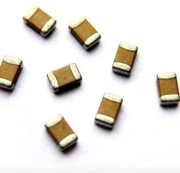 SMD Capacitors, Packaging Type : Tape & Reel