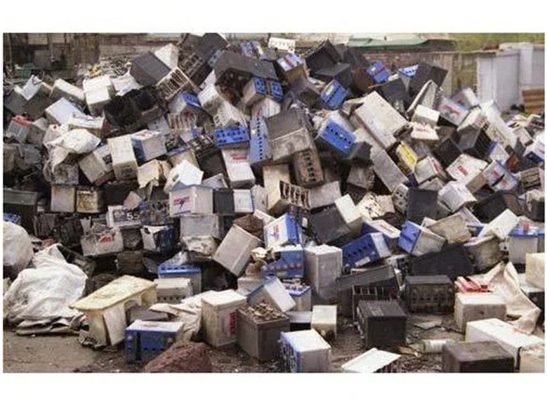 Plastic Drained Lead Battery Scrap