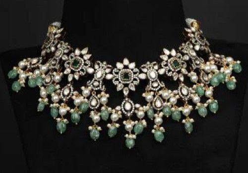 Aarin Silver Women Necklace