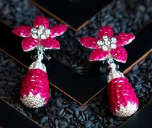 Vanya Women Earrings