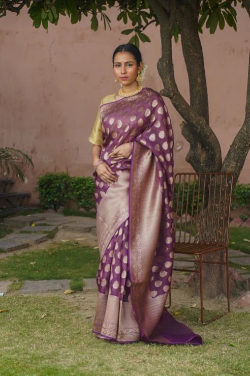 Parmeshwari Handwoven Banarasi Organza Silk Saree with Kadwa Buti