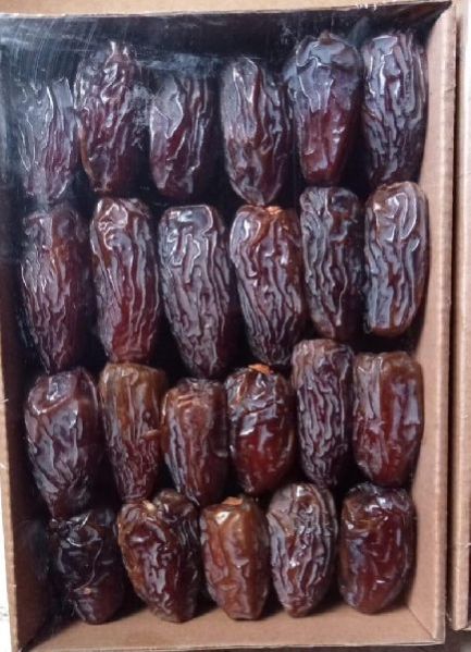 Medjool dates, Packaging Size : 100GM, Packaging Type : Plastic Box