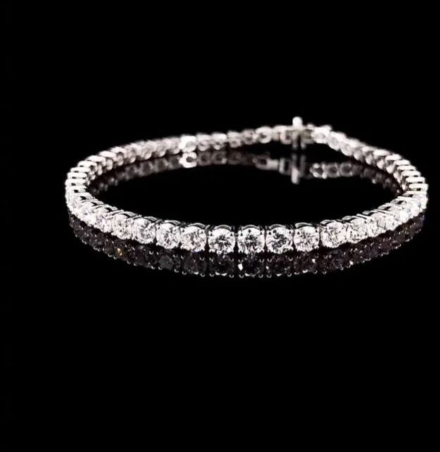 30 Pointers Lab Diamond Womens Bracelet