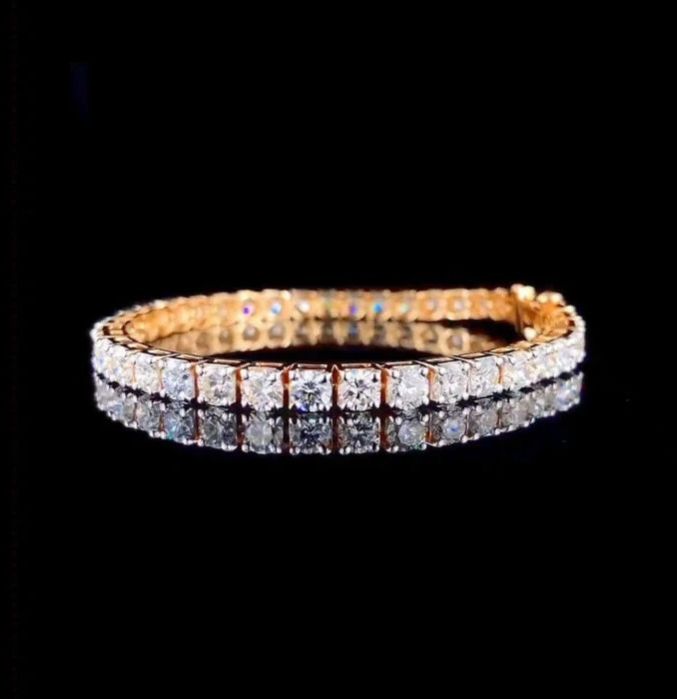 40 Pointers Women Diamond Bracelet