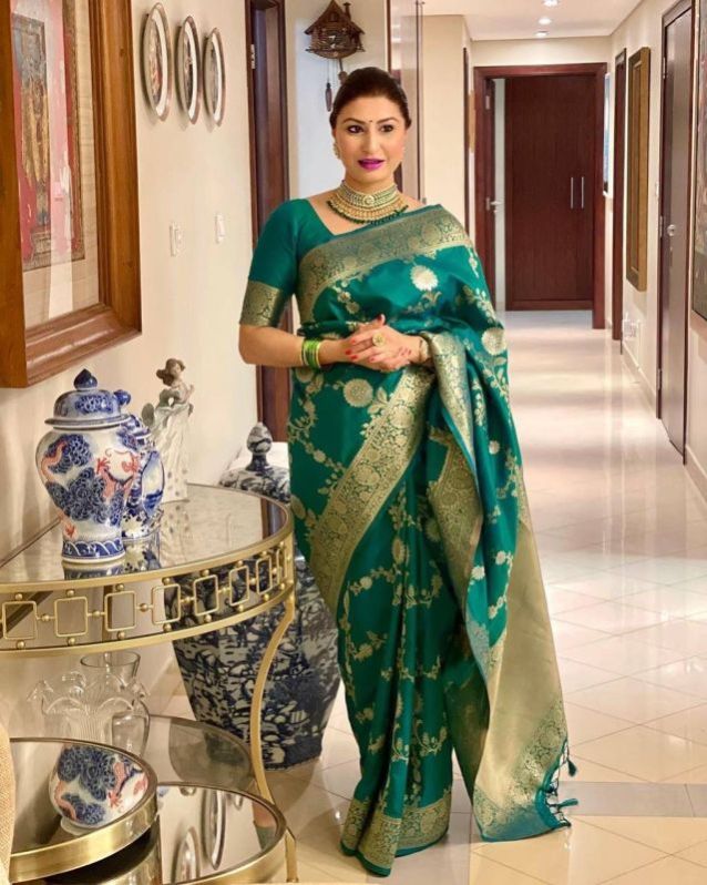 Ladies Party Wear Green Silk Banarasi Saree