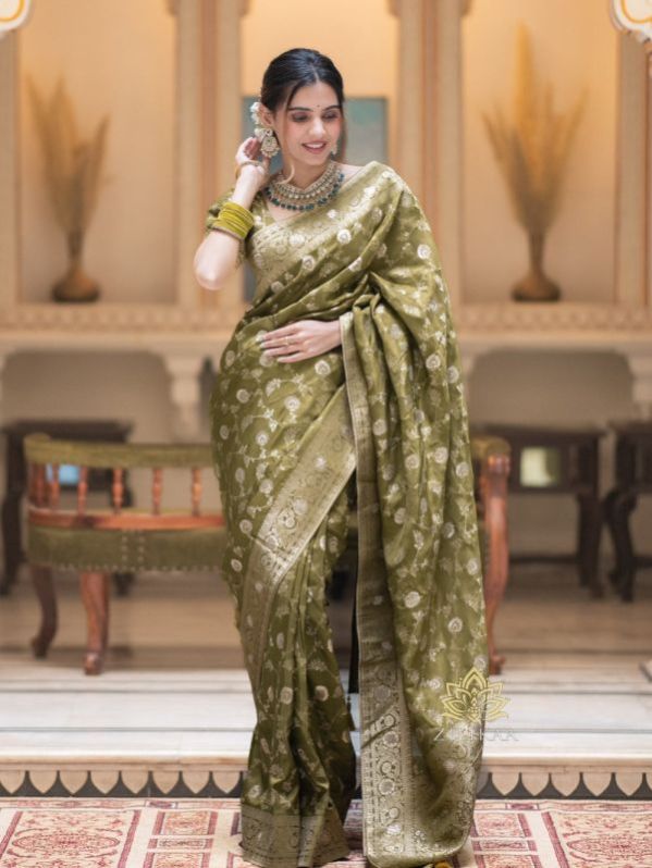 Ladies Green Banarasi Silk Embroidered Saree