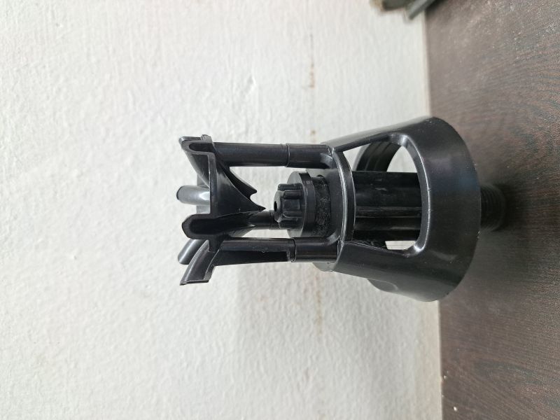 Winkler Rotating Water Sprinkler