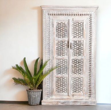 NECI CARVED SPINDLE DESIGN CUPBOARD