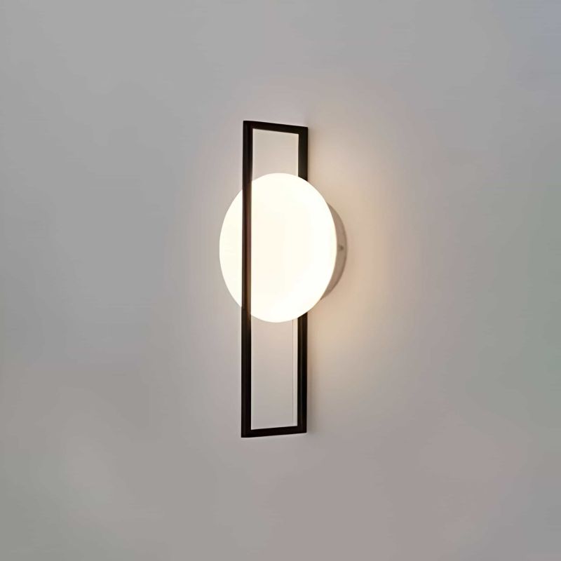 CLASSIC WALL LIGHT