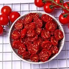 Dried Tomatoes, Color : Red for Snacking, Cooking, Salads