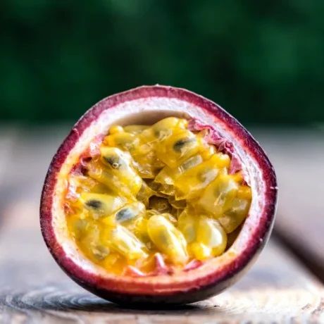 Fresh Passion Fruit, Color : Red