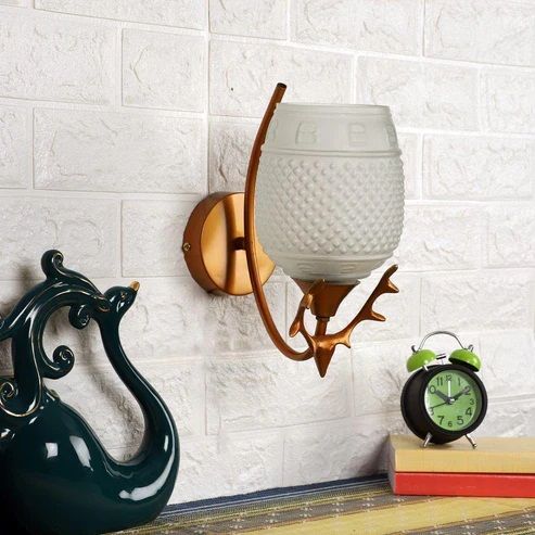 Dorada Gold Metal Wall Light