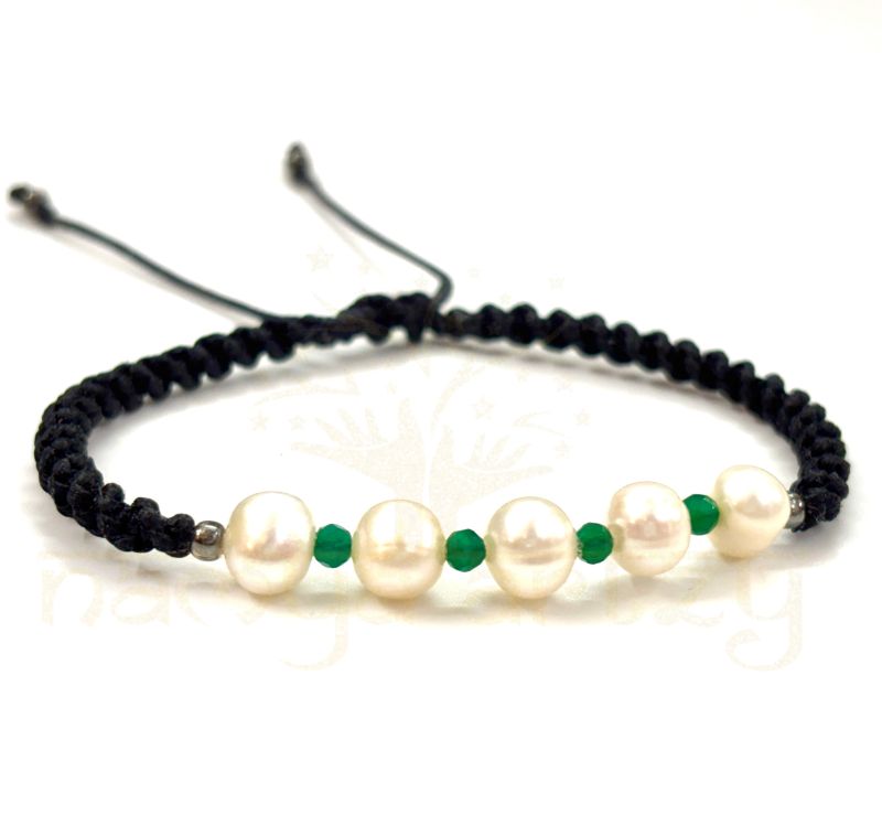 Handmade, 8mm Cool Fresh Water Pearls - Tiny Green Onyx Gemstone Macrame Healing Bracele
