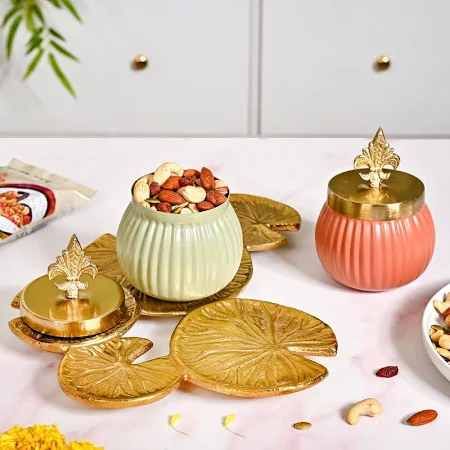 Metal Lining Decorative Jar Set