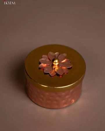 Round Hammered Dry Fruit Box