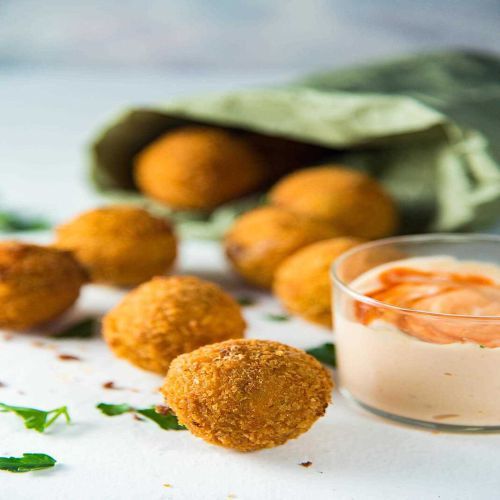 Frozen Jalapeno Cheese Corn Balls, Color : Golden Brown