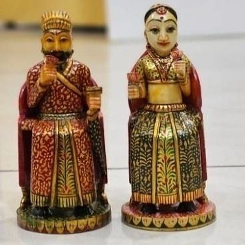 Polished Decorative Bone Raja Rani Statue, Color : Multicolor