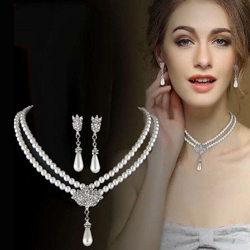 Polished Ladies Party Wear Pearl Necklace Set