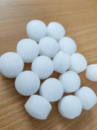 naphthalene balls
