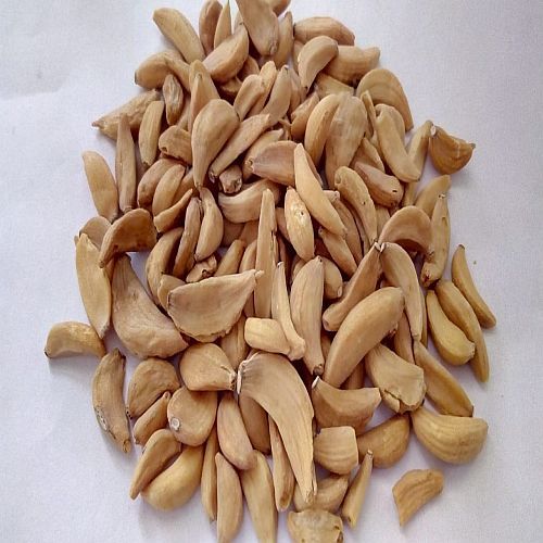 Dehydrated Garlic Flakes, Color : Off White for Cooking Ingredient