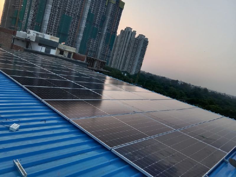 Solar panel cleaning services