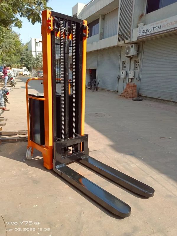 Battery Operated Hydraulic Stackers