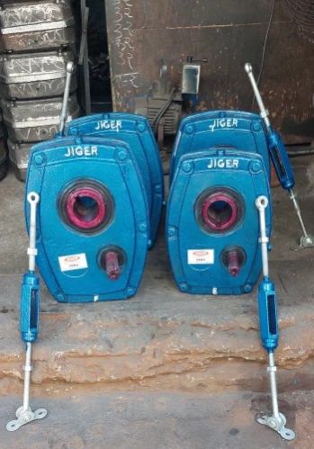 Mild Steel (MS) Helical Hold Back Shaft Mounted Gearbox