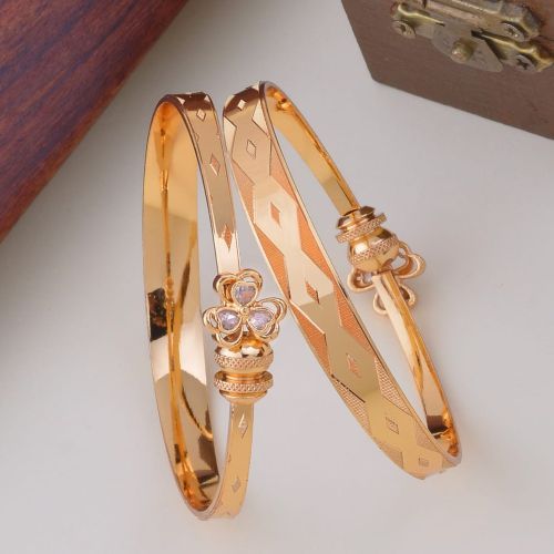 Stainless Steel Beautiful Flower Shaped Artificial Golden Bracelet