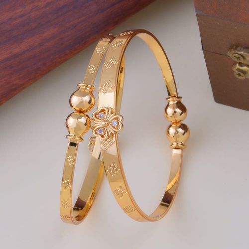 Beautiful White Stone Flower Shaped Artificial Golden Bracelet
