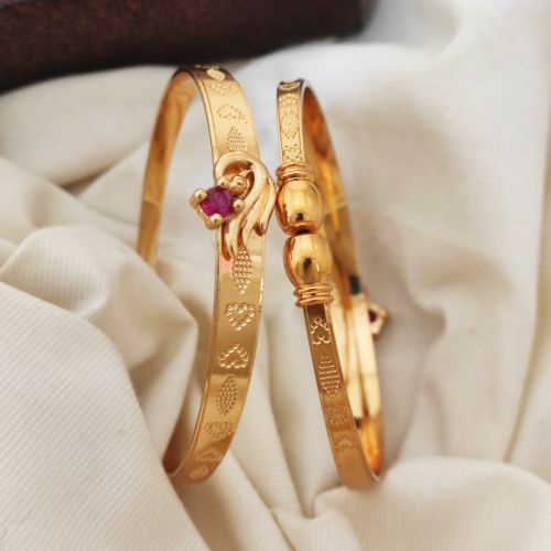 Stainless Steel Ruby Stone Artificial Golden Bracelet, Gender : Women